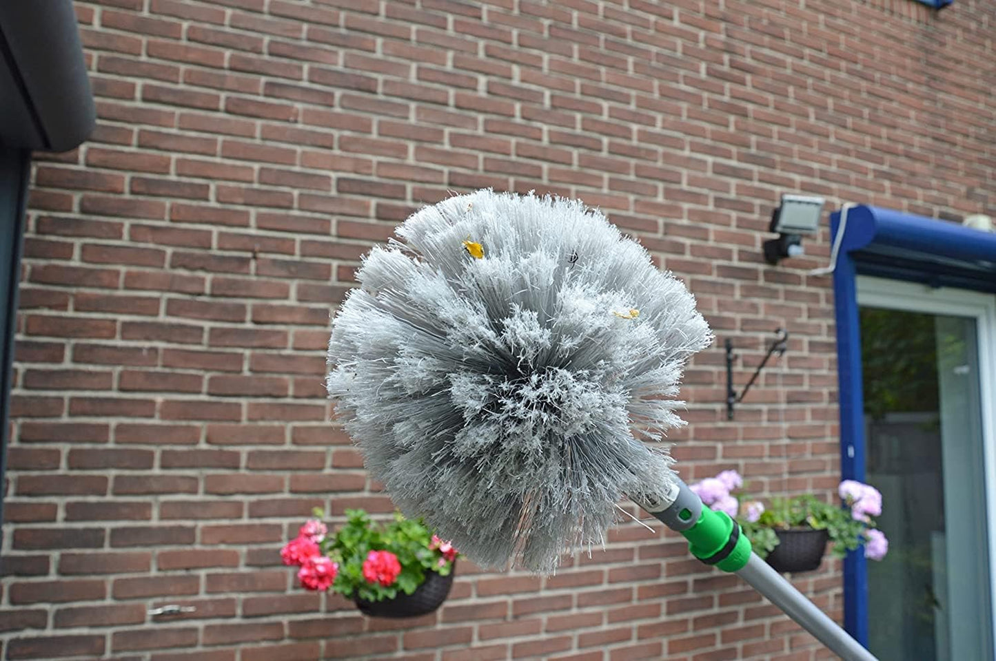 UNGER Spider Web & Cobweb Duster Brush - Internal or External - Fits Telescopic Poles - UNGER Cleaning Equipment, Grey, UNGCOBW0
